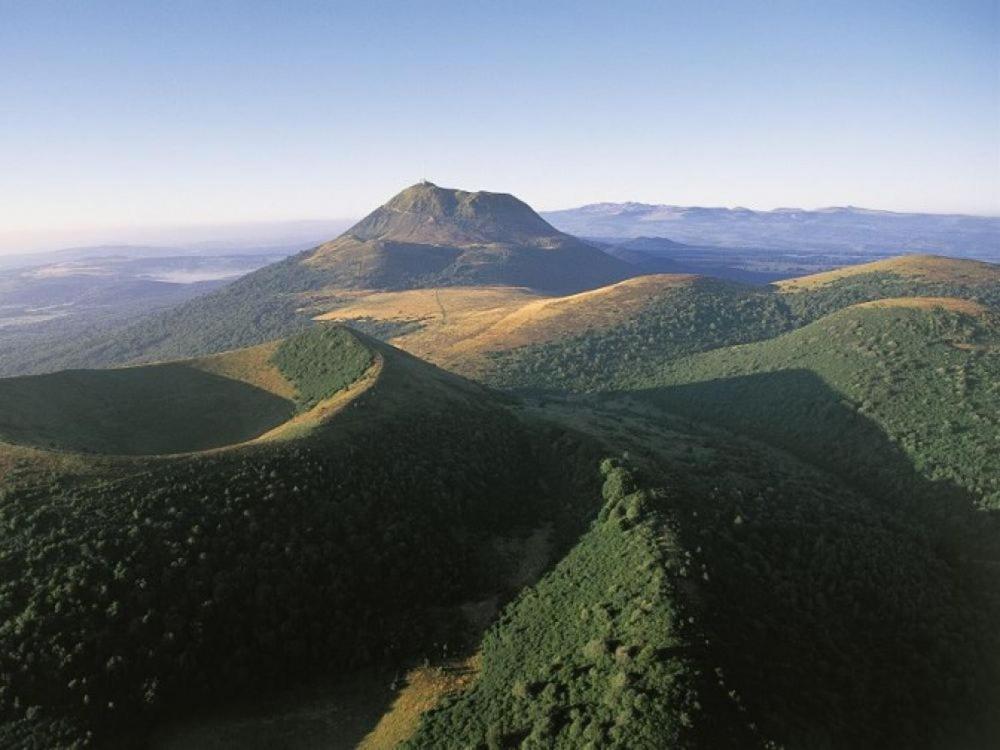 Nid Sous Le Volcan Saint-Sandoux Exterior foto